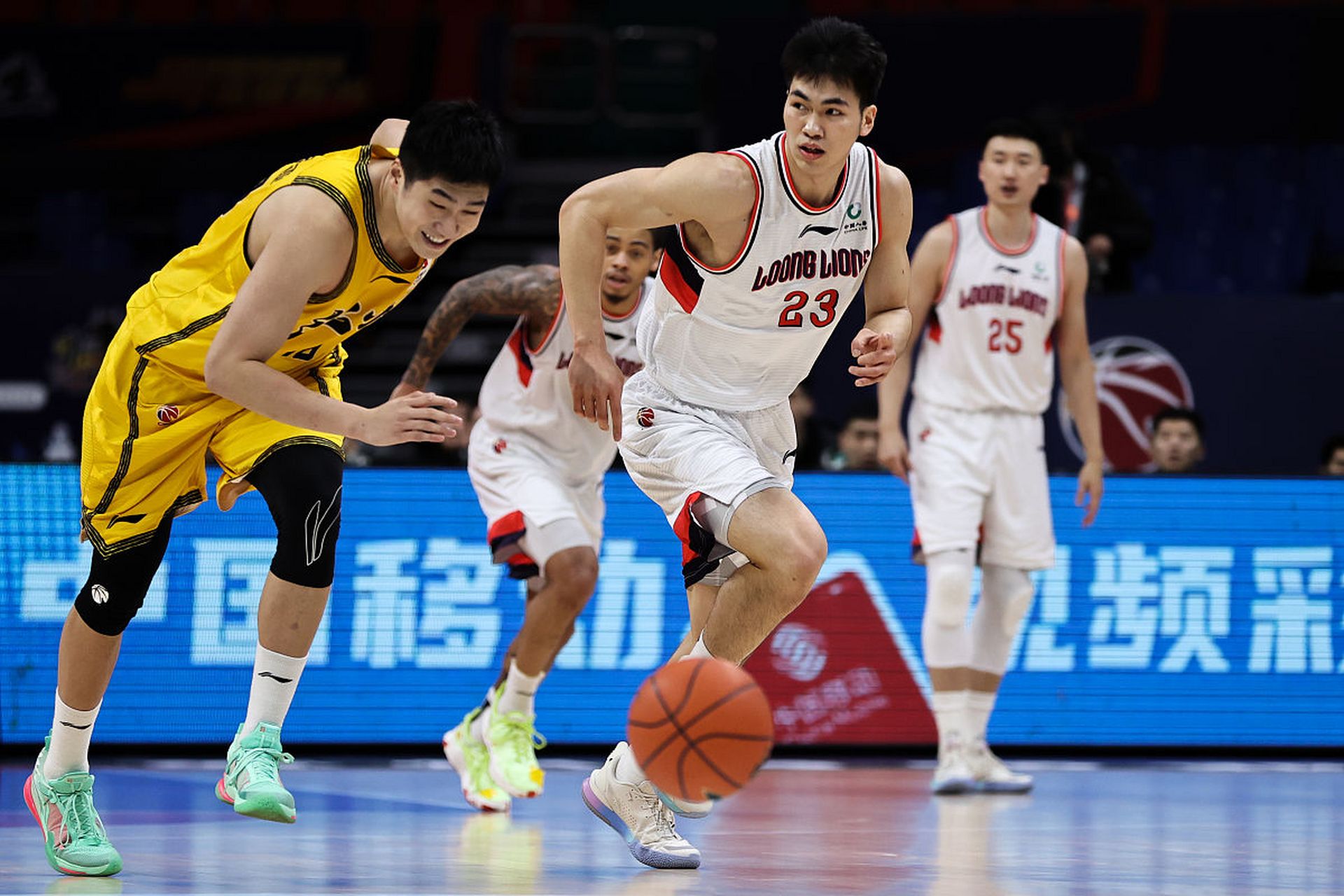 PG在线网站-球迷支持CBA球队持续高涨，赛场气氛火爆