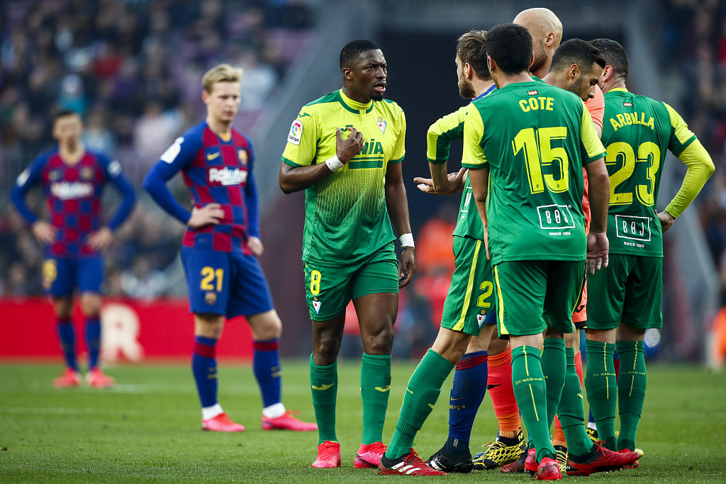 PG中国官网-皇家马德里士气大振,险胜埃瓦尔取得连胜!的简单介绍